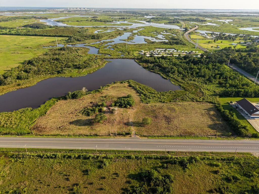 Property Photo:  208 Burton Shipyard Road  LA 70665 