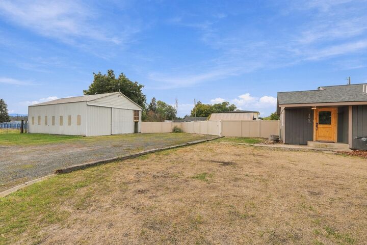 Property Photo:  4305 N Keller Rd  WA 99216 