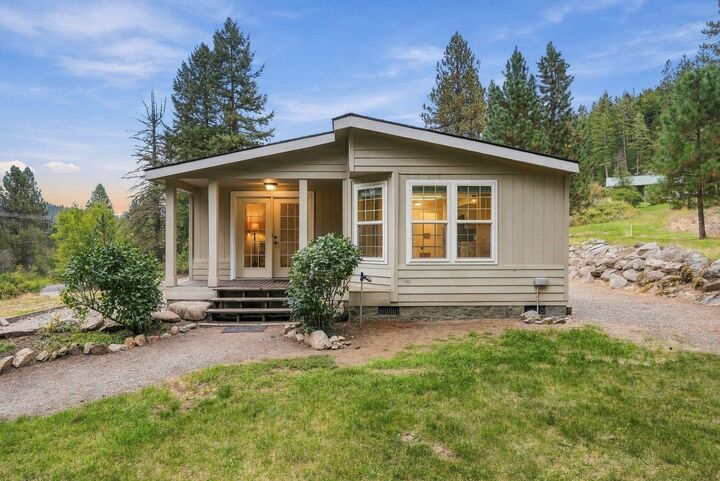 Property Photo:  39208 N Elk-Chattaroy Rd  WA 99009 