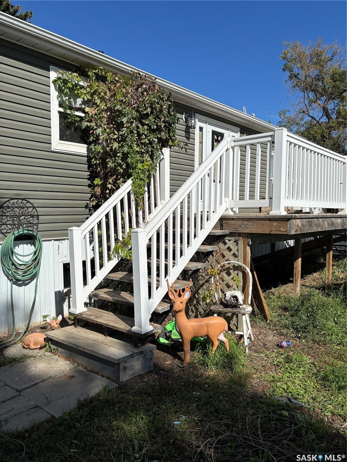 Property Photo:  406 Railway Avenue  SK S0H 3E0 