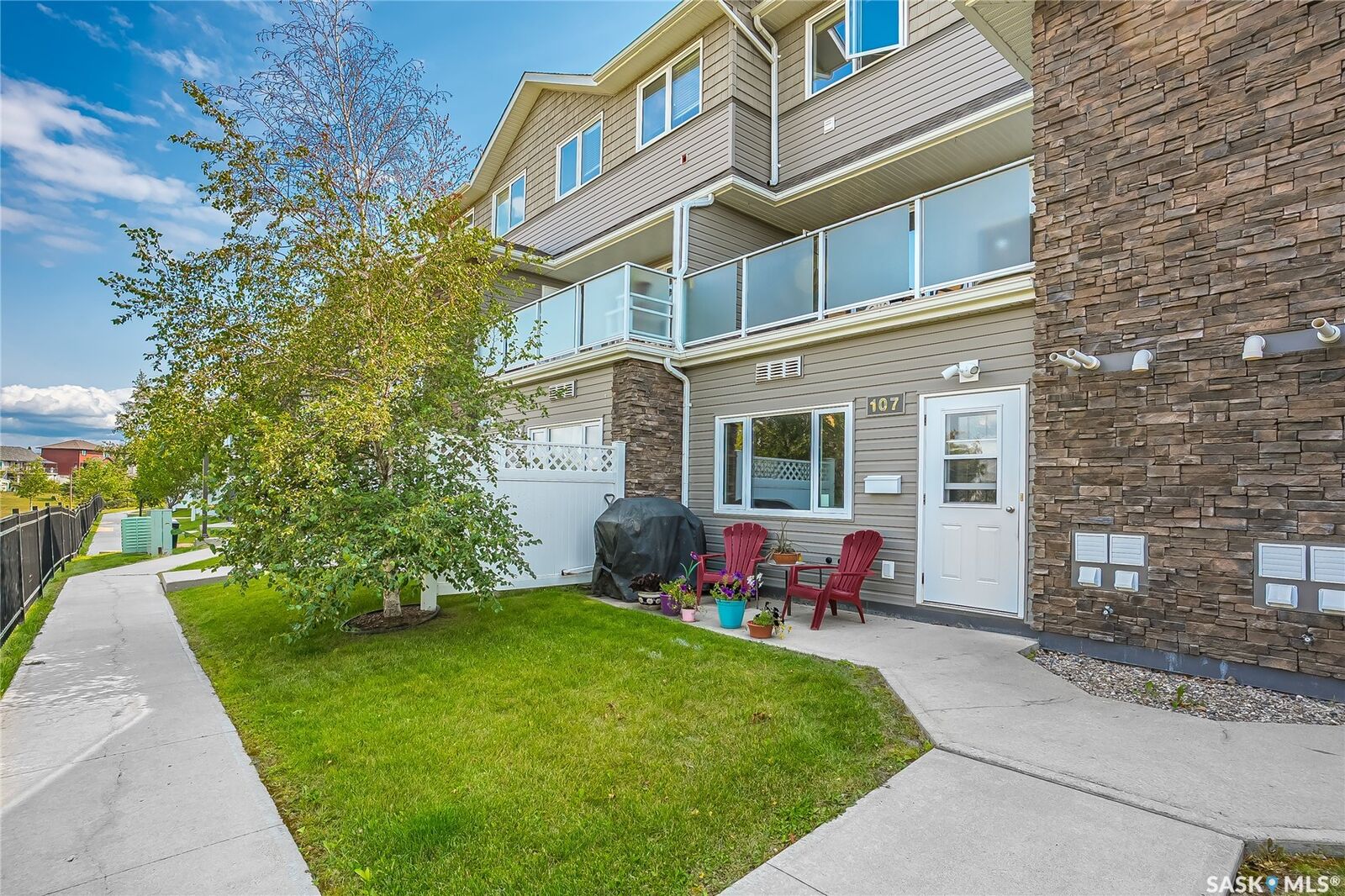 Property Photo:  1022 Hampton Circle 107  SK S7R 0K3 