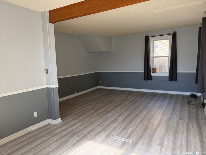 Property Photo:  1014 6th Avenue NW  SK S6H 0W2 