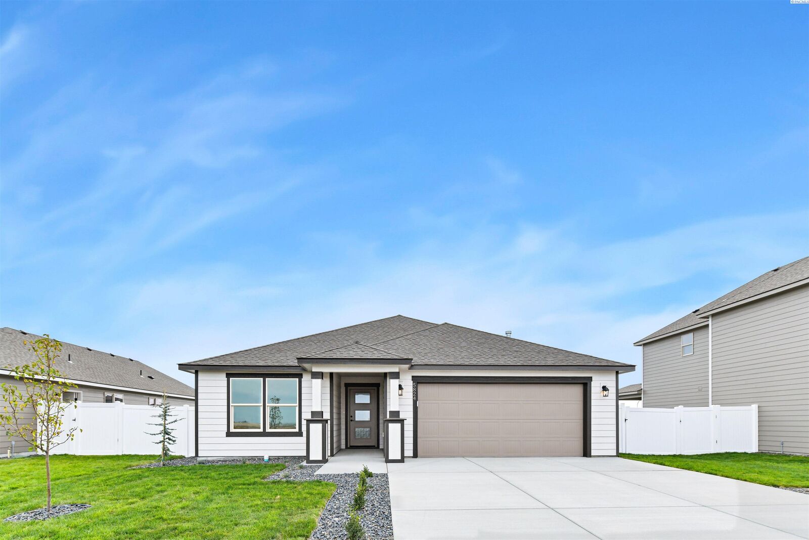 Property Photo: 5824 Redtail Dr WA 99301