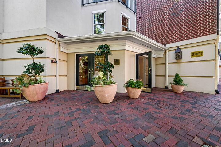 Property Photo:  2801 Glenwood Gardens Lane 203  NC 27608 
