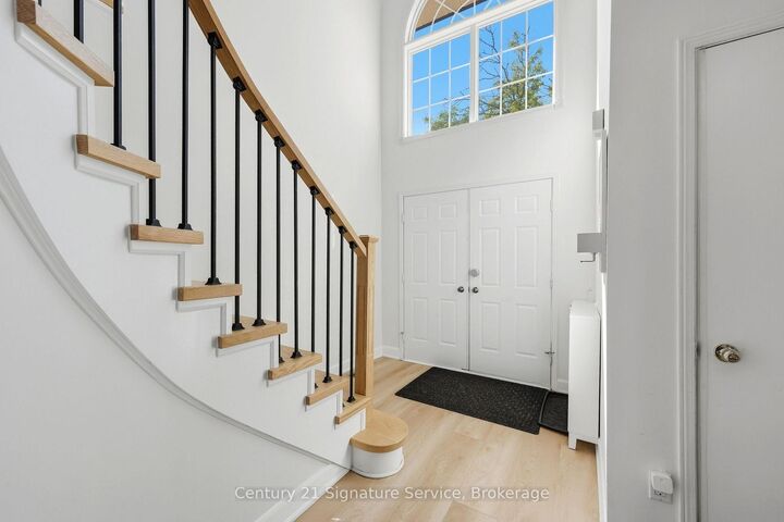 Property Photo: 500 Silverthorne Crescent 8 ON L5R 1W3