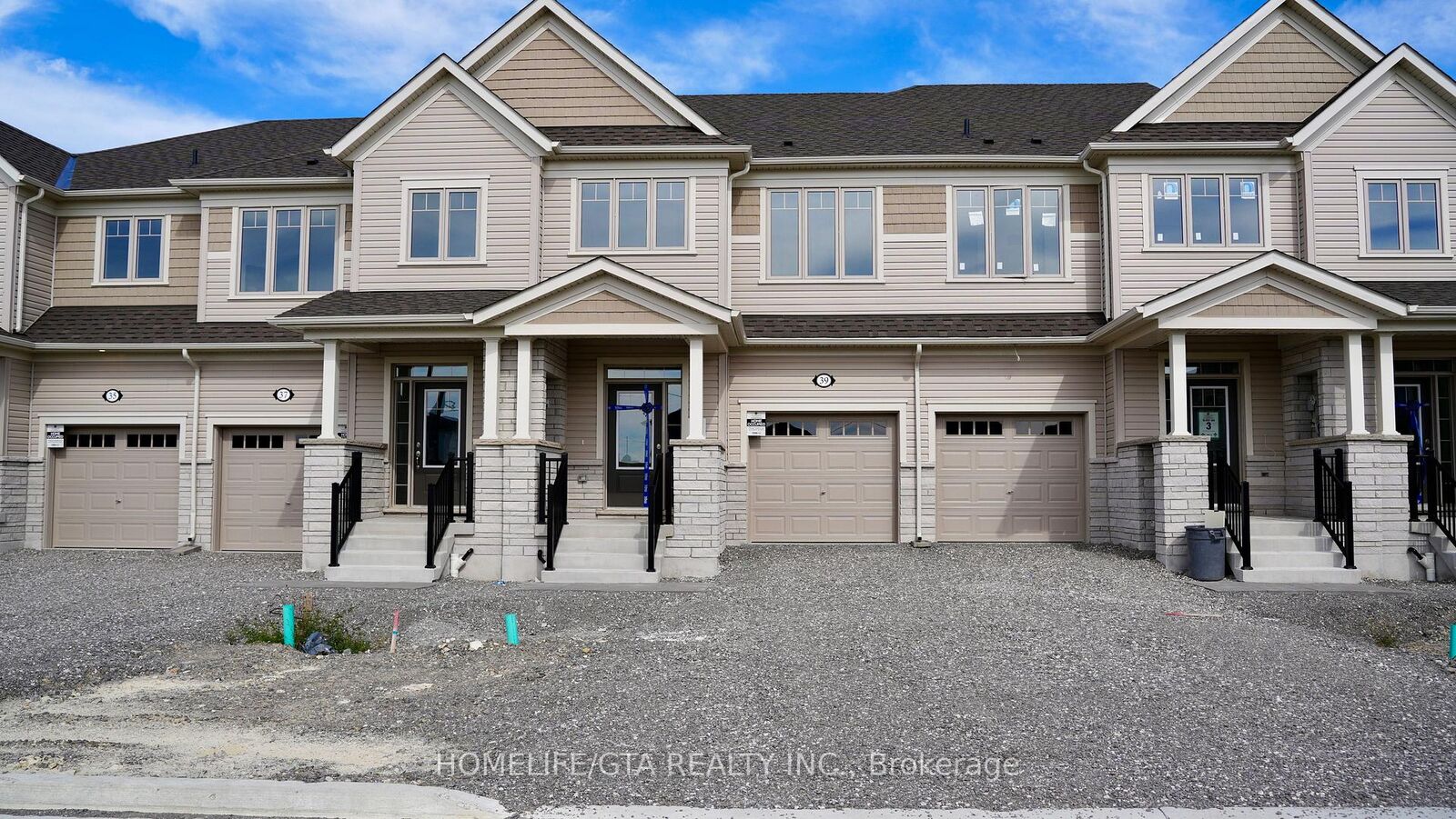 Property Photo: 39 Sanderson Drive ON K9V 0S8