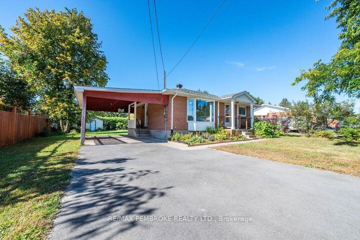 Property Photo:  3 Elliott Street  ON K0J 1C0 