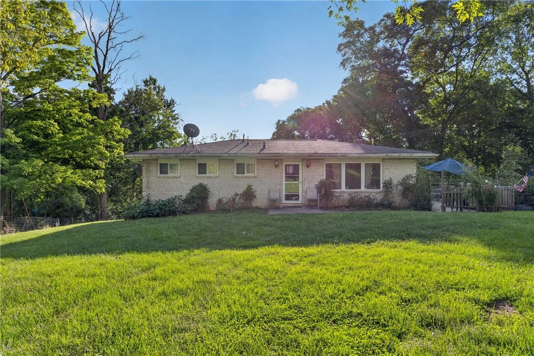 Property Photo: 295 Linnwood Rd PA 15330