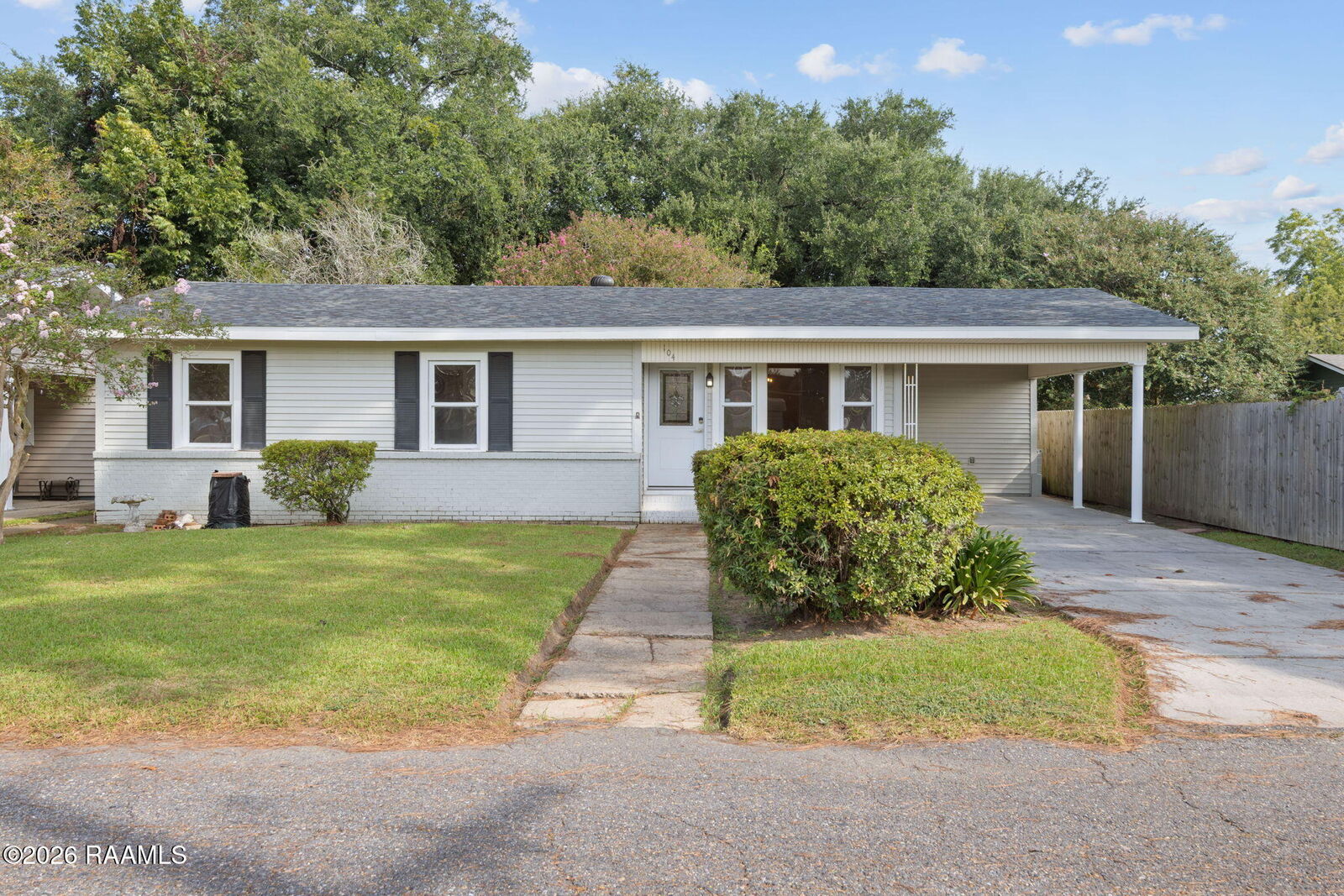 Property Photo: 104 April Street LA 70506