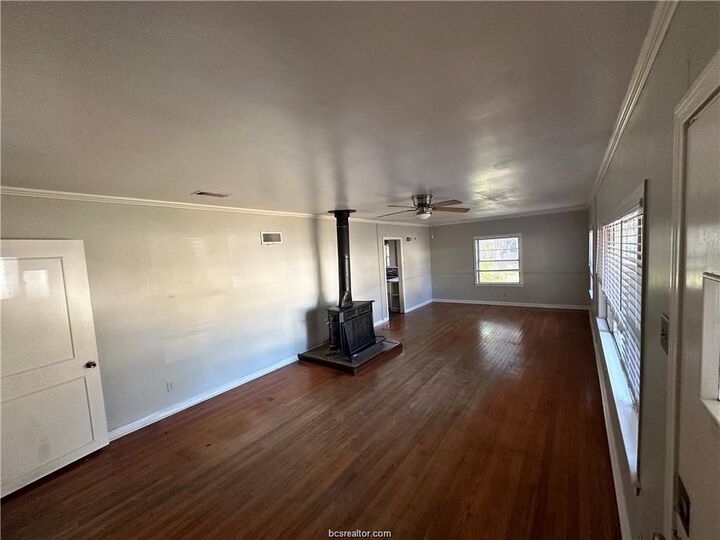 Property Photo:  407 Victoria Street  TX 77868 