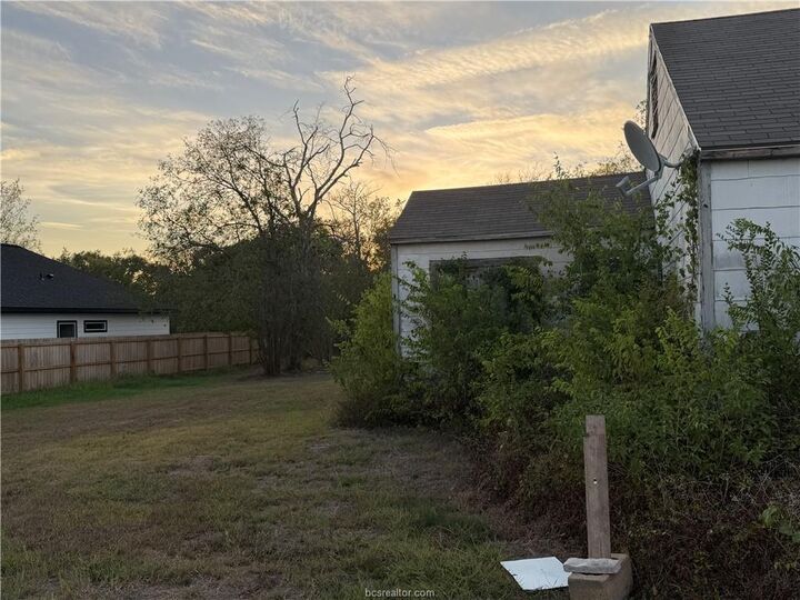 Property Photo:  400 South Brazos Avenue  TX 77803 