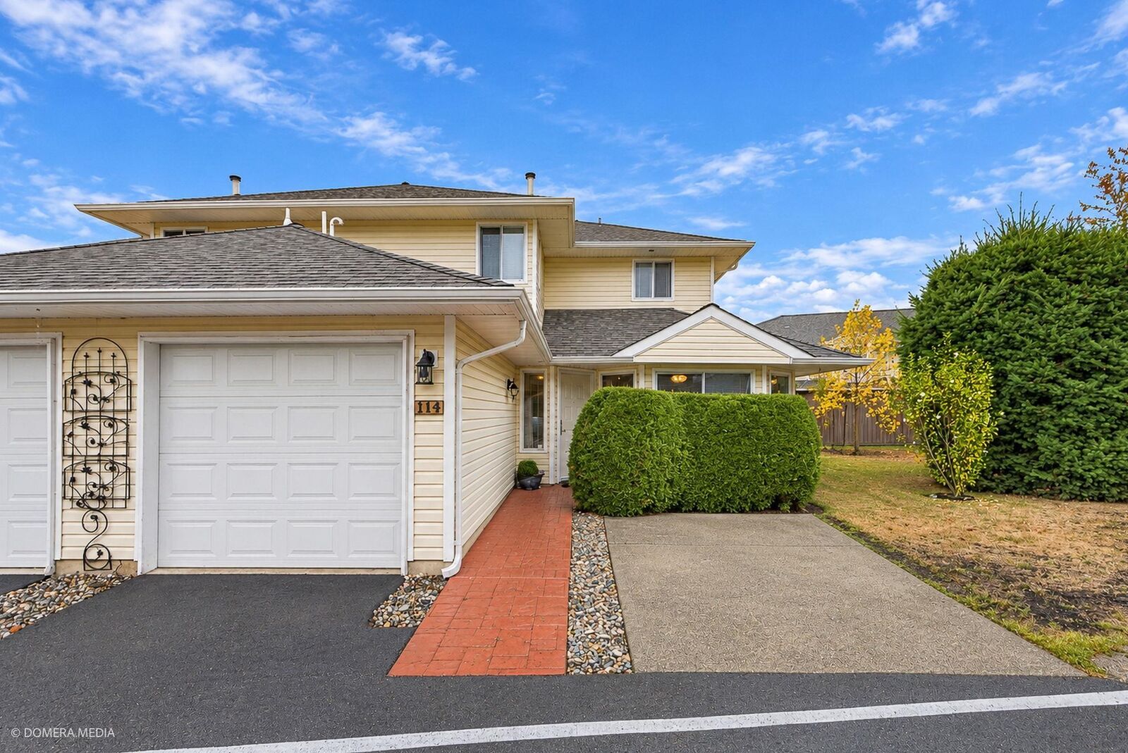 Property Photo:  21928 48th Avenue 114  BC V3A 8H1 