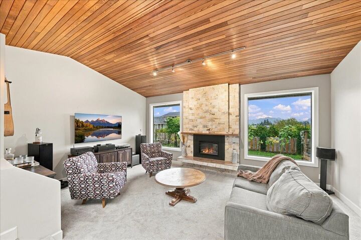 Property Photo:  12461 Meadow Brook Place  BC V4R 2H6 