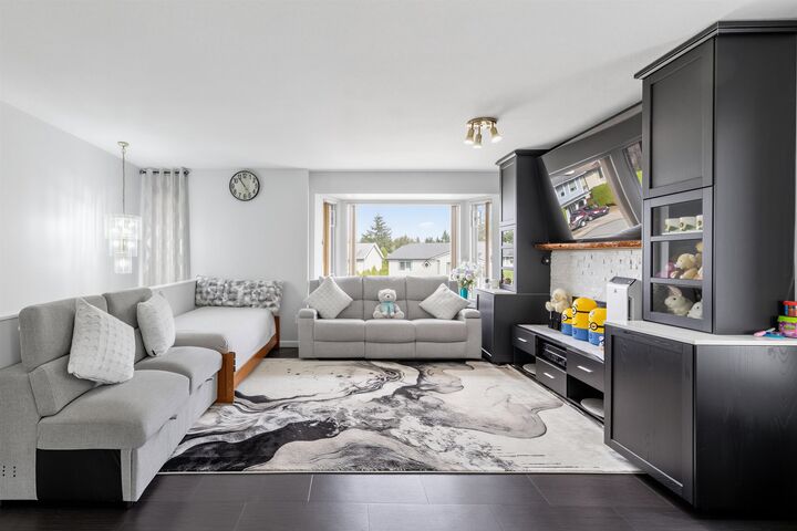 Property Photo:  22442 125 Avenue  BC V2X 9N7 