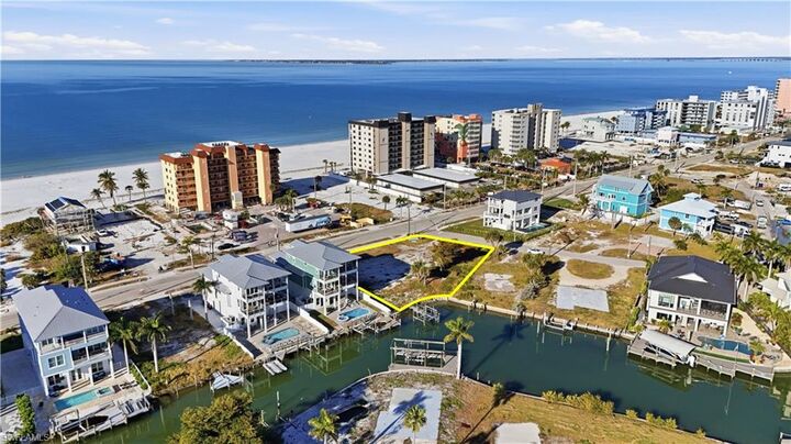 Property Photo:  601 Estero Blvd  FL 33931 