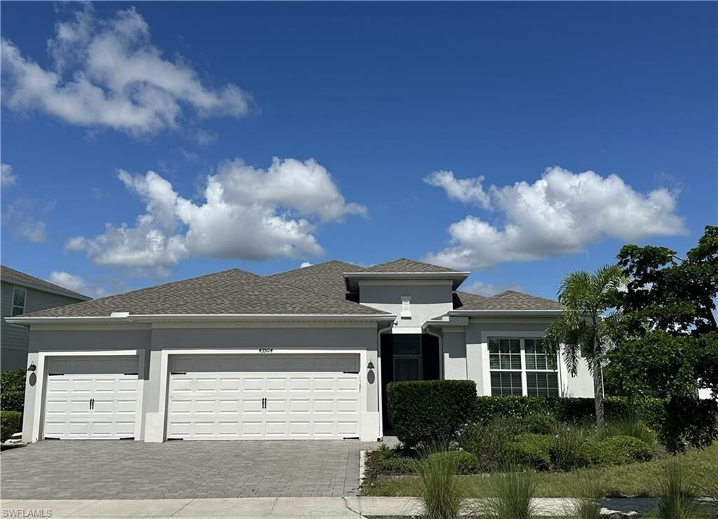 Property Photo: 43504 Treadway Dr FL 33982
