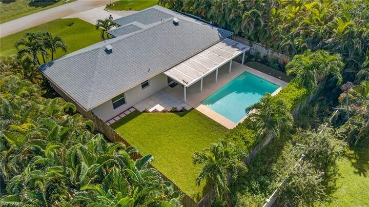 Property Photo:  18502 Sunflower Rd  FL 33967 