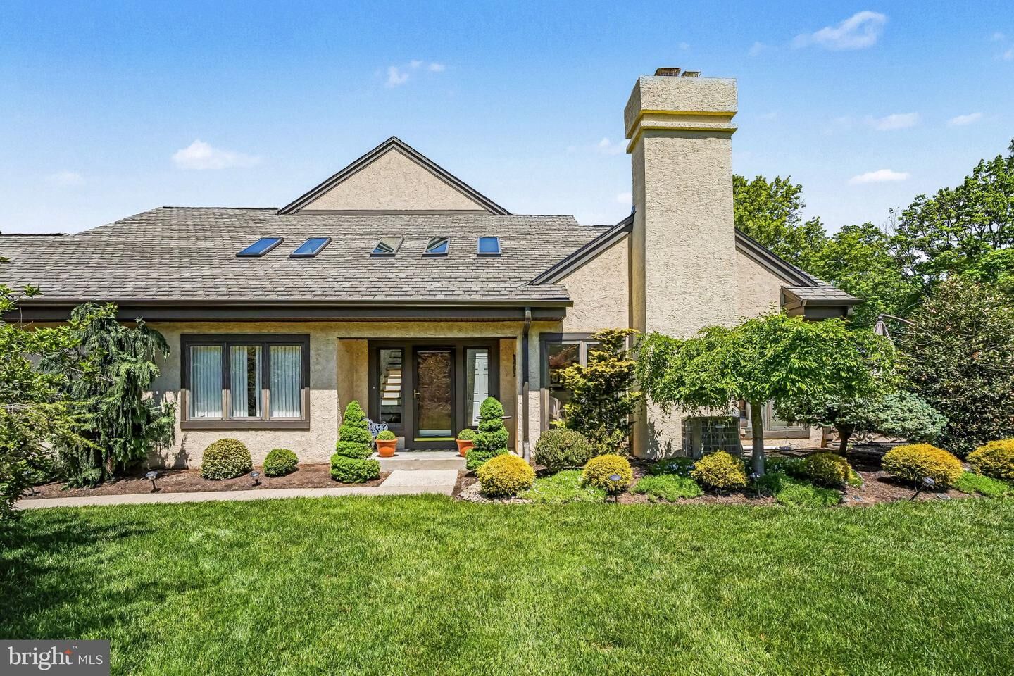 Property Photo:  944 Hedgerow Court  PA 19422 
