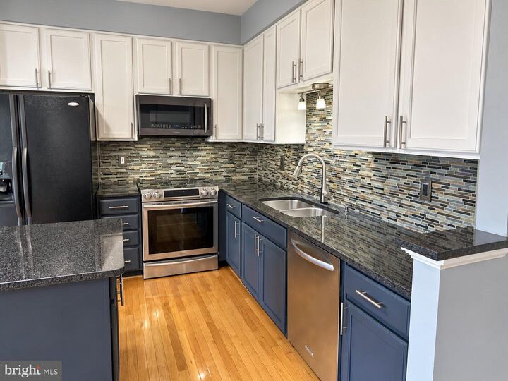 Property Photo:  11736 Batley Place  VA 22192 