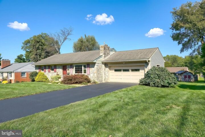 Property Photo:  303 Rolling Terrace  PA 17540 