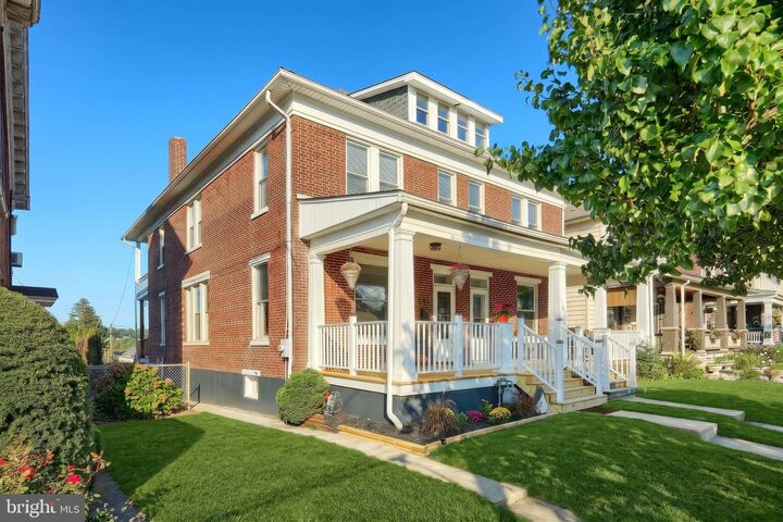 Property Photo:  749 W Broadway  PA 17356 