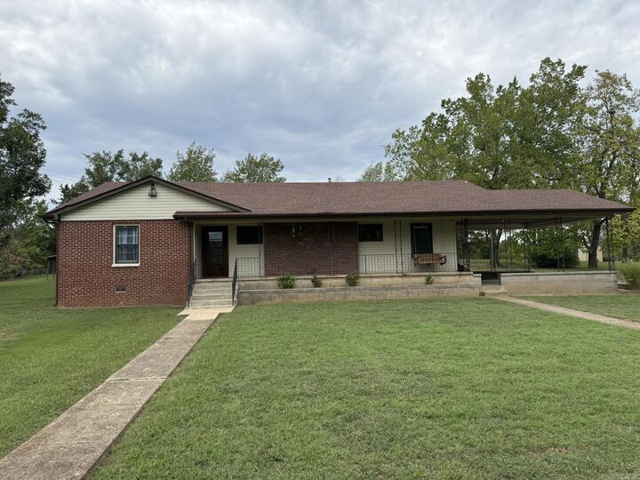 Property Photo:  206 Pecan Street  AR 72650 