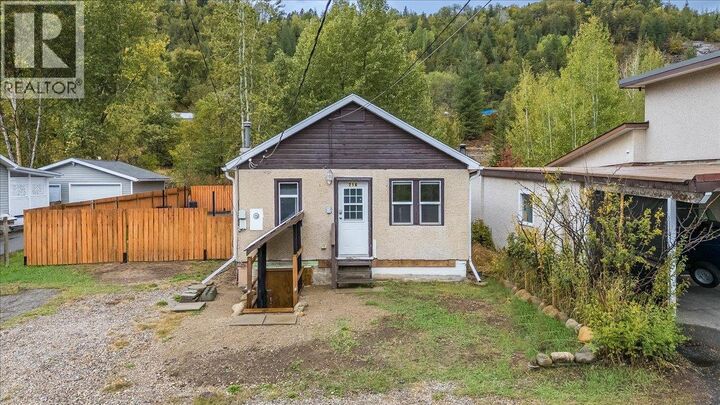 Property Photo:  256 2nd Avenue  BC V1R 4V3 