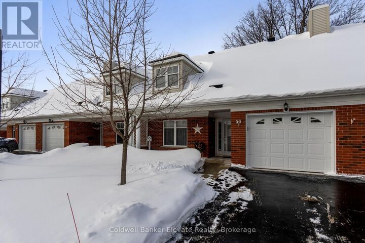 Property Photo: 2705 Kingsway Drive 36 ON N2C 2T2