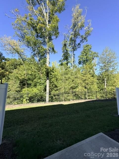 Property Photo:  1027 Grays Mill Road  NC 28215 