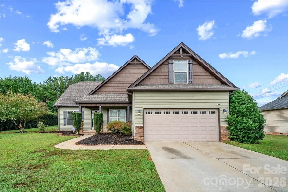 Property Photo:  9 Saffron Way  SC 29687 