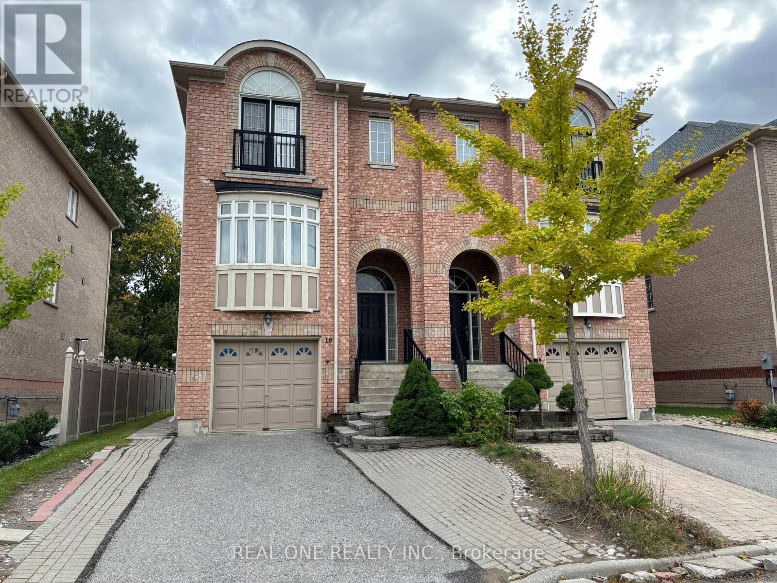 Property Photo: 19 Prince William Drive ON L3R 7V5