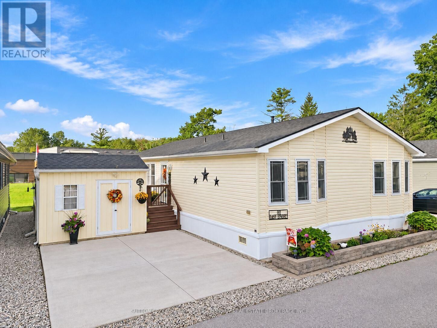 Property Photo:  22790 Amiens Road #101  ON N0L 1R0 