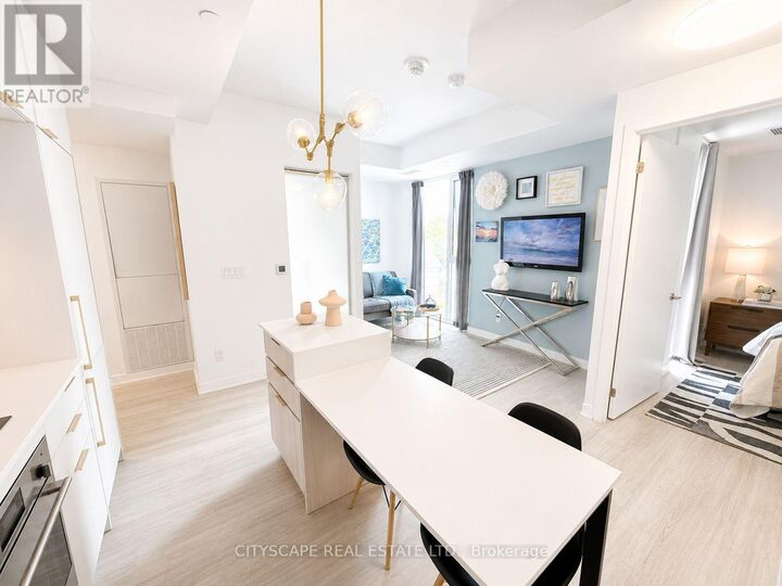 Property Photo:  185 Alberta Avenue 506  ON M6C 0A5 