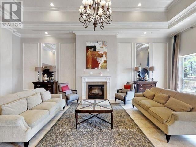 Property Photo:  8 Maison Parc Court Ph. 802  ON L4J 9K5 