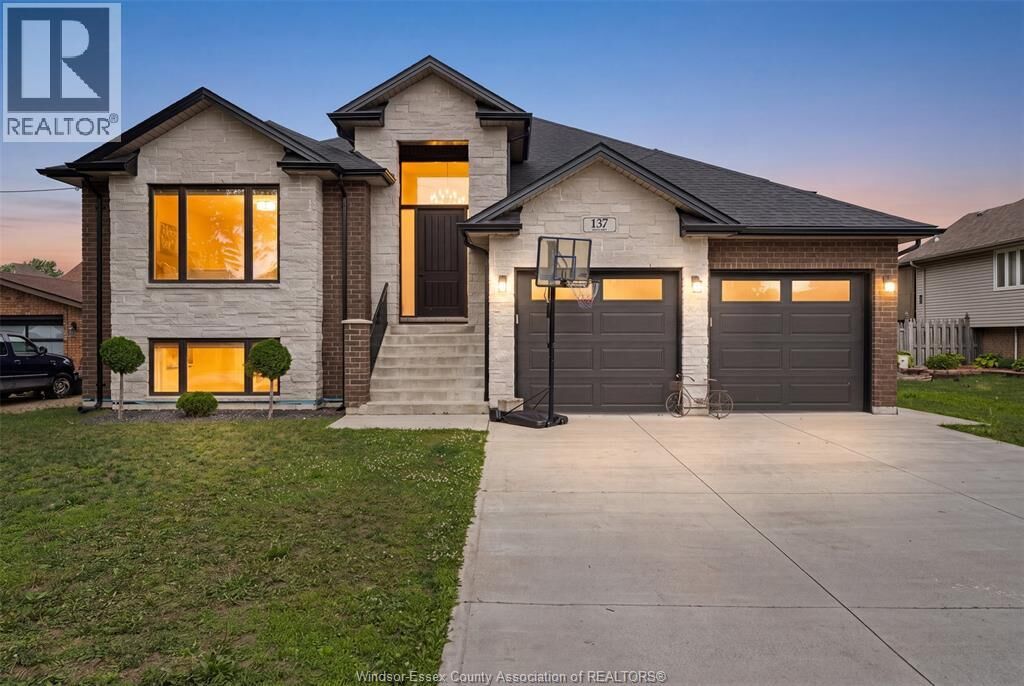 Property Photo:  137 Gary Avenue  ON N9J 1V3 