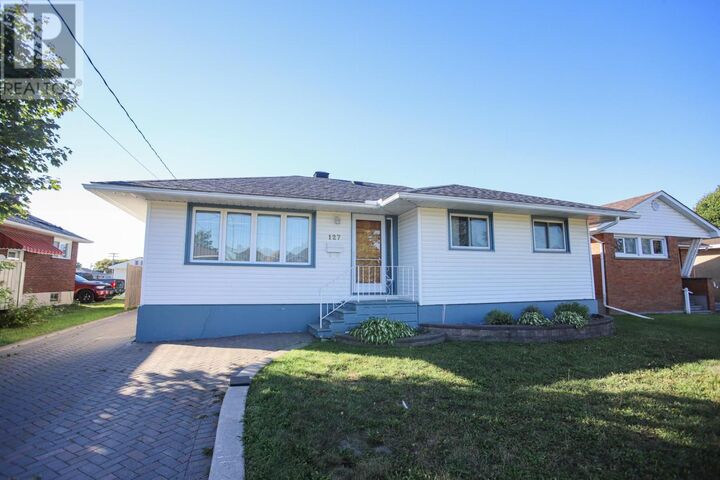 Property Photo:  127 Ruth St  ON P6C 2E8 