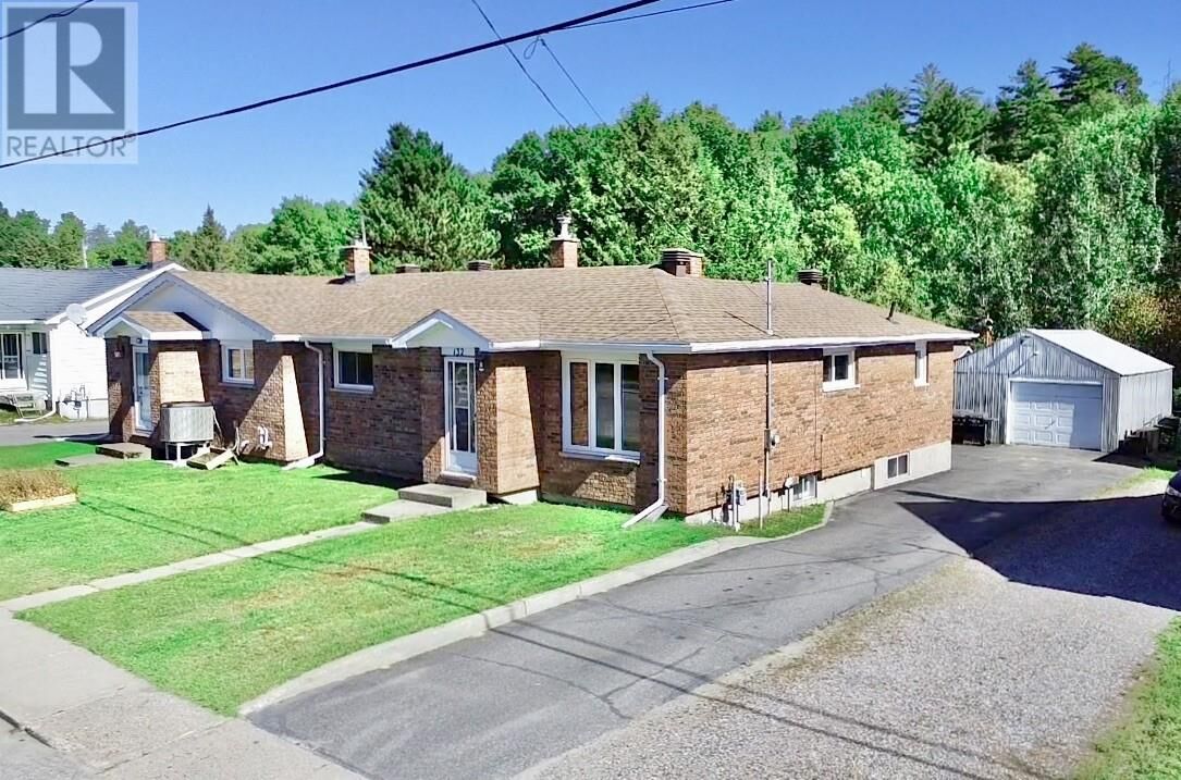 Property Photo:  132 First Ave N  ON P0M 2C0 