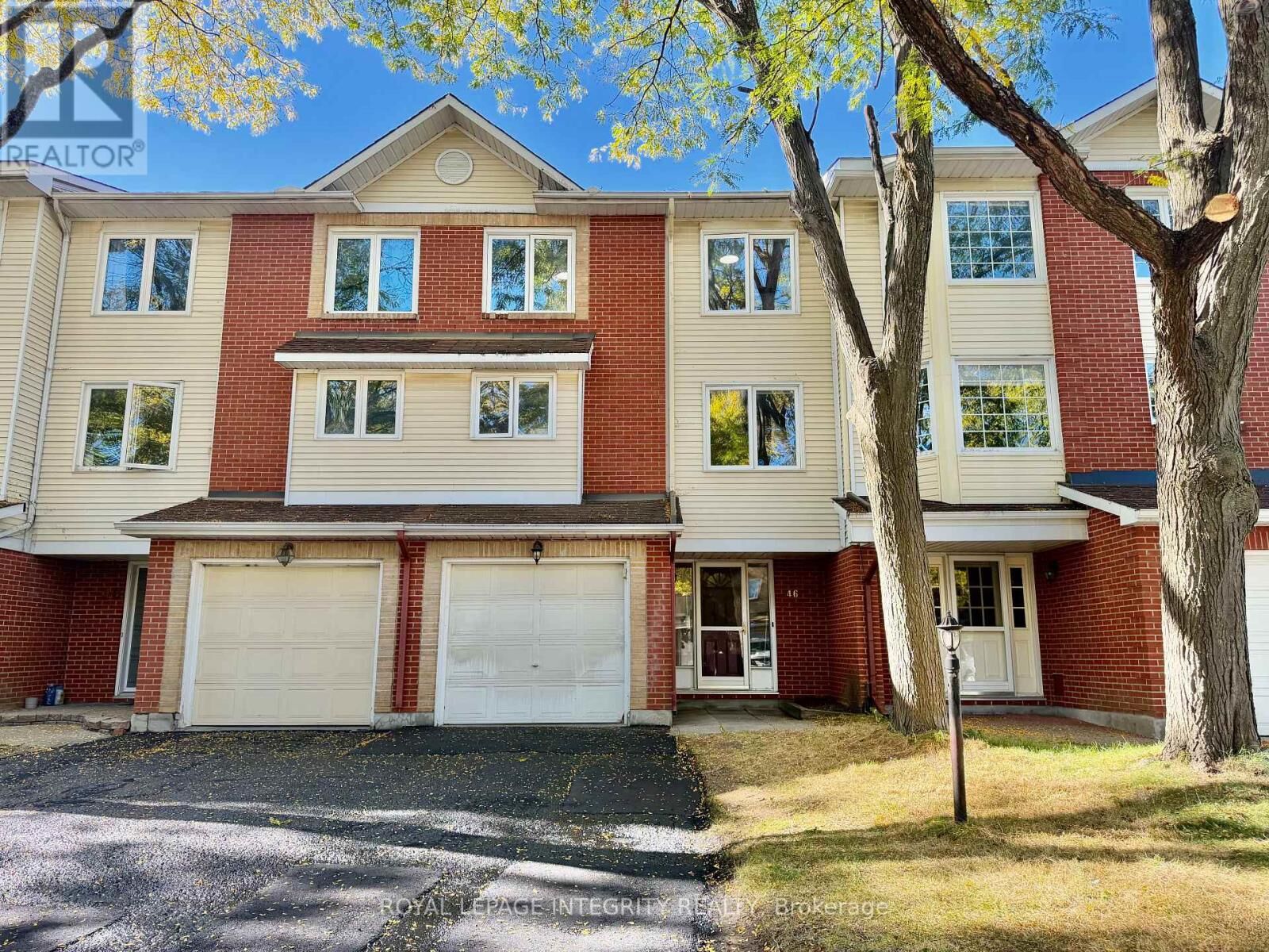 Property Photo:  46 Arbordale Crescent  ON K2G 5C9 
