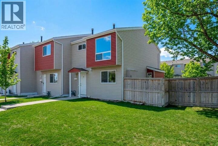Property Photo: 5425 Pensacola Crescent Southeast AB T2A 2G5
