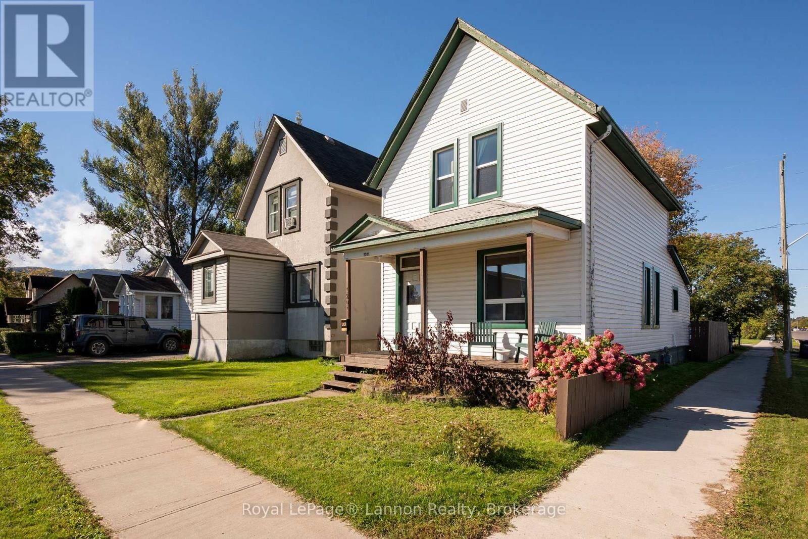 Property Photo:  1201 Edward Street South  ON P7E 2J1 