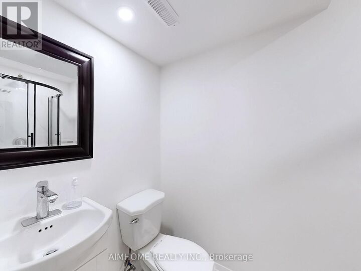 Property Photo:  51 Royal Orchard Boulevard Lower L  ON L3T 3C7 