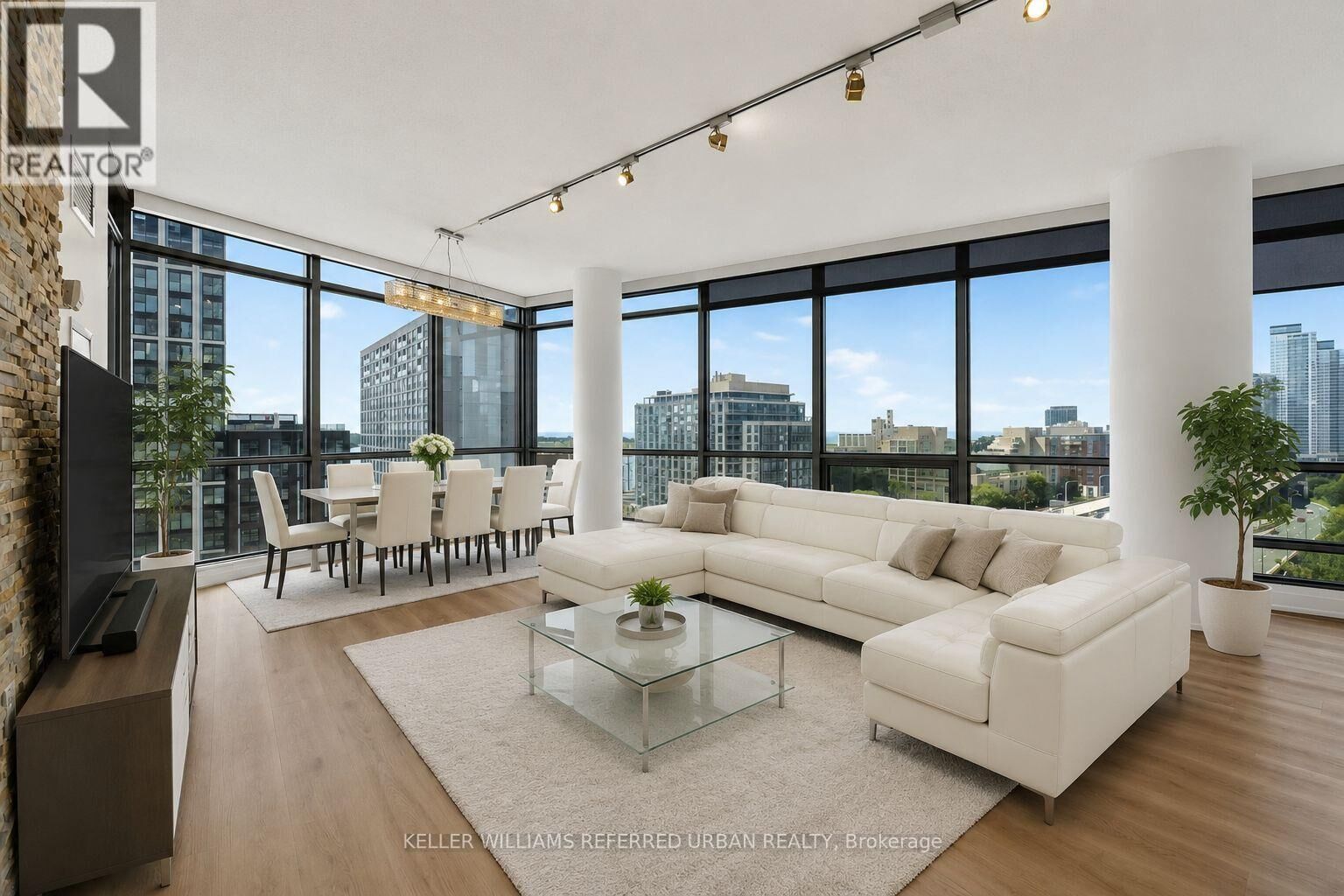 Property Photo:  5 Mariner Terrace 1503  ON M5V 3V6 