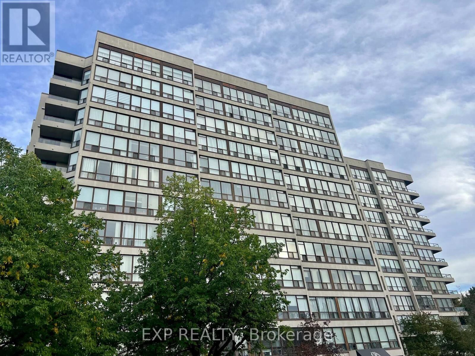 Property Photo:  10 Laurelcrest Street 412  ON L6S 5Y3 