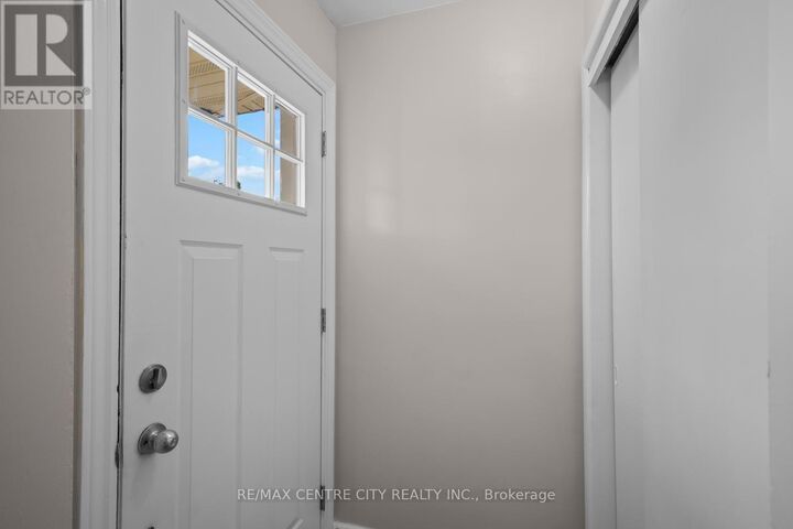Property Photo:  71 Cavendish Crescent  ON N6H 1A3 