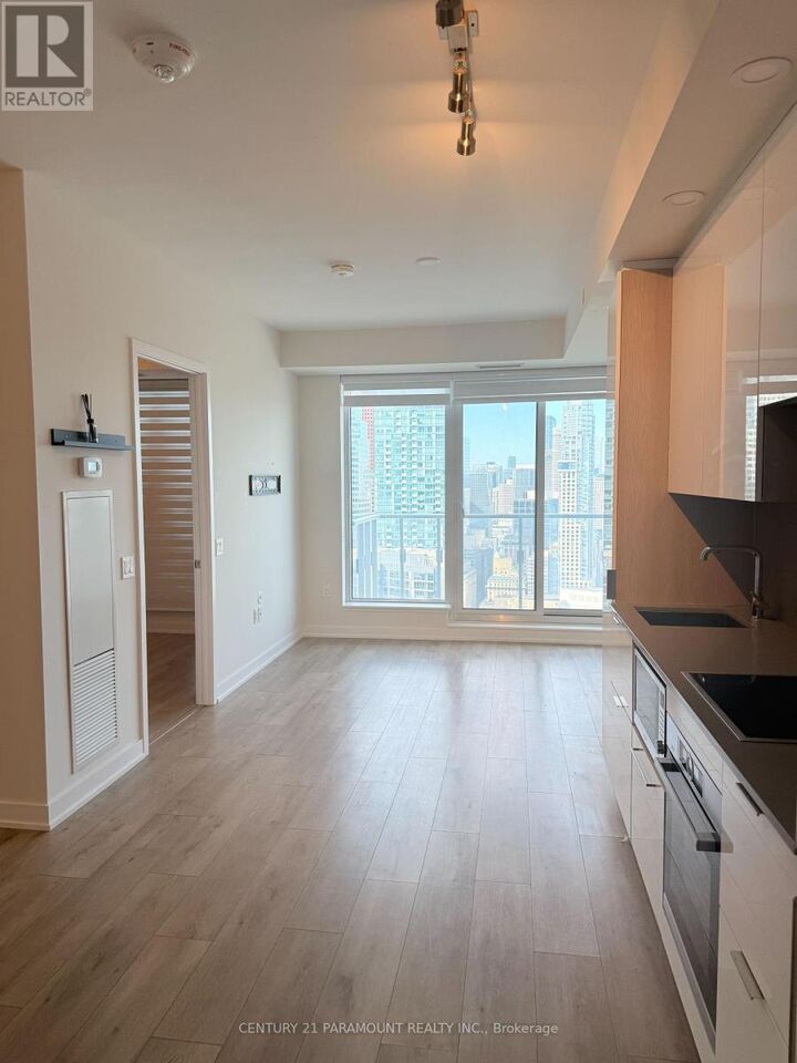 Property Photo: 28 Freeland Street 4606 ON M5E 0E3