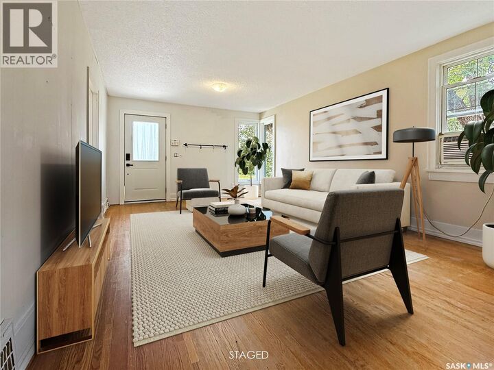 Property Photo:  352 2nd Avenue NE  SK S9H 2E1 