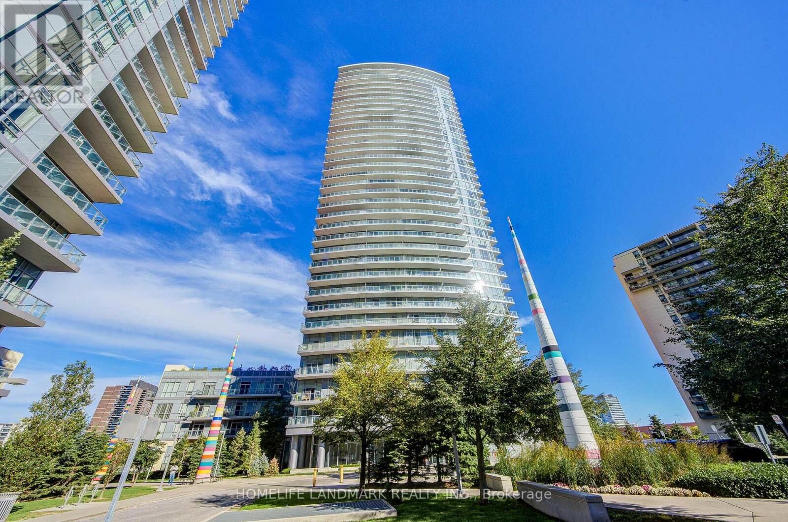 Property Photo:  70 Forest Manor Road 2912  ON M2J 0A9 