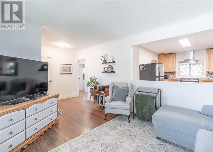 Property Photo:  33 Eyre Street  ON P3C 4A4 