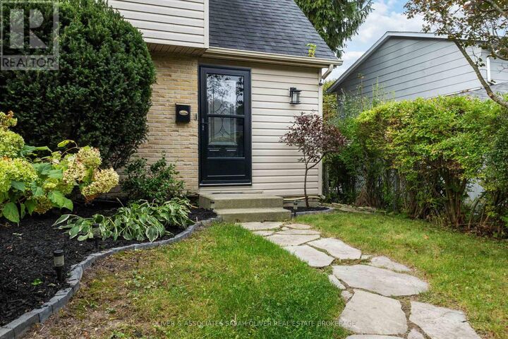 Property Photo:  95 Blackacres Boulevard  ON N6G 2G9 