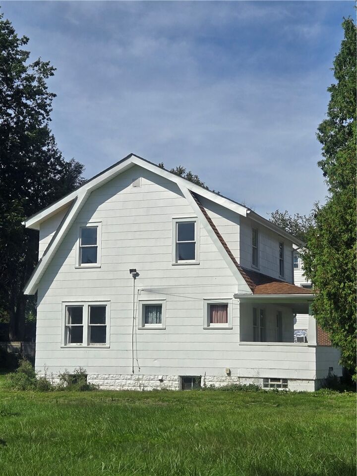 Property Photo: 1088 Pickford OH 44320